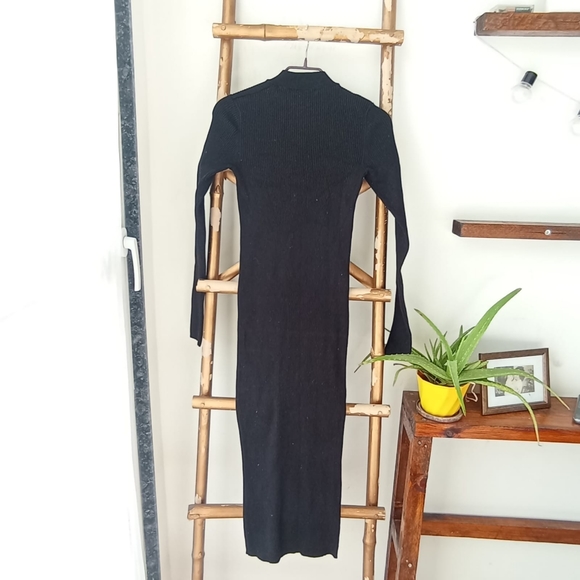 Bershka Minimalist Black Ribbed Dress - Picture 10 of 12